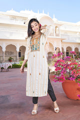 Floral Embroidered Kurta - Off-White